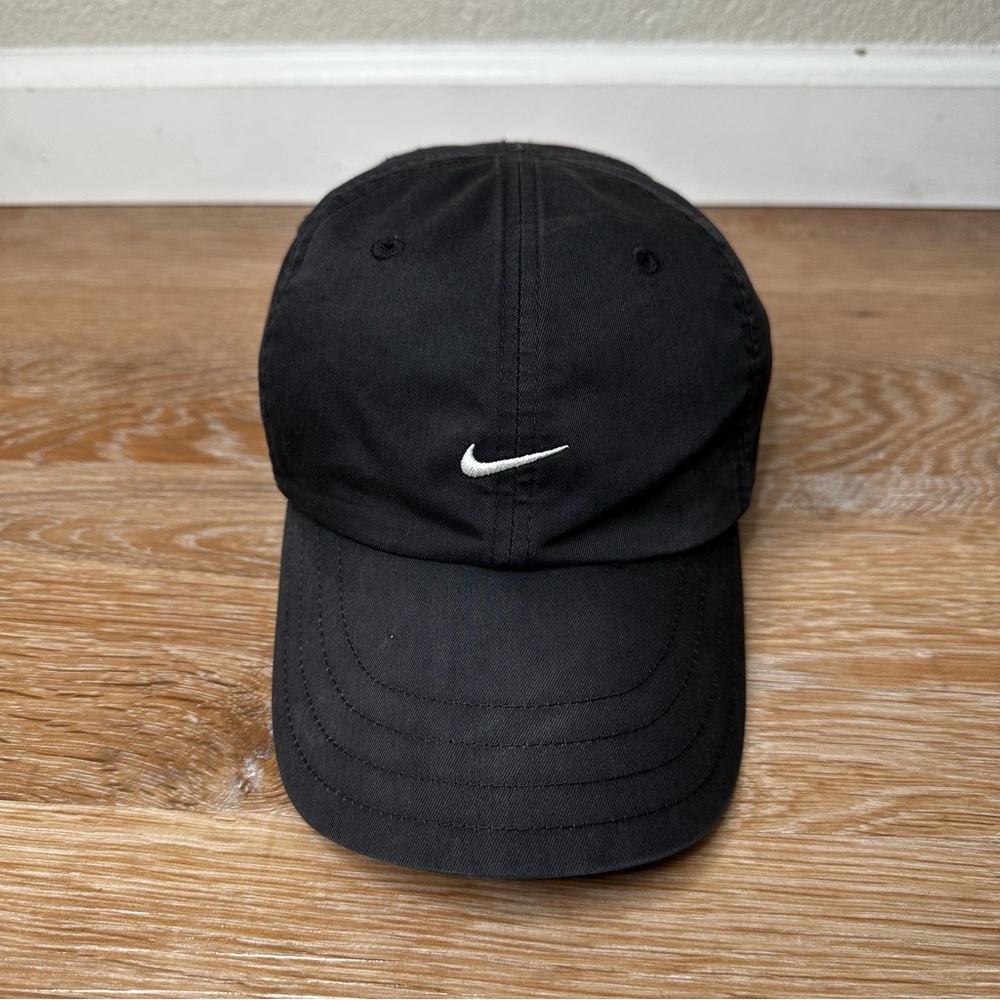 Nike Unisex Black Embroidered Adjustable Strapback Cap Hat, OS